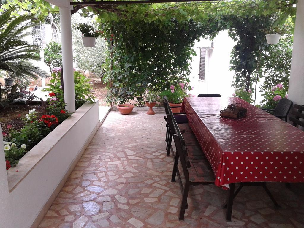 Apartments Villa Zvonimir Slatine Oda fotoğraf